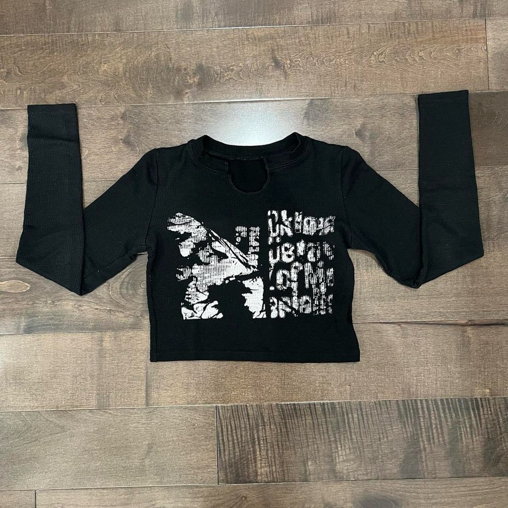 Black Long Sleeve Print Crop Top